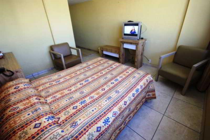 גואדלחארה Hotel Universo מראה חיצוני תמונה