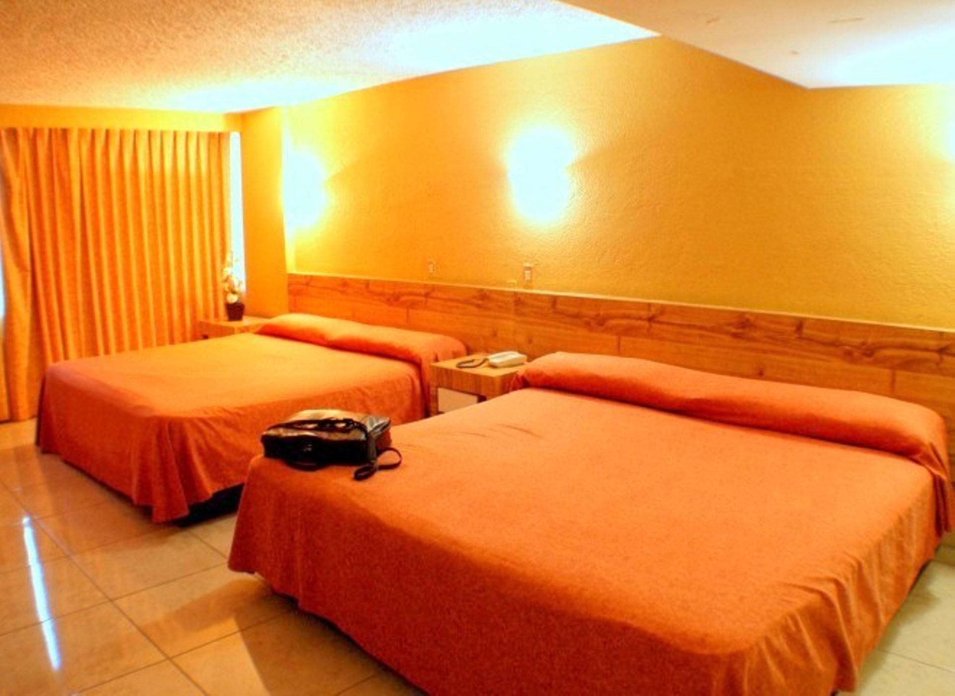 גואדלחארה Hotel Universo מראה חיצוני תמונה