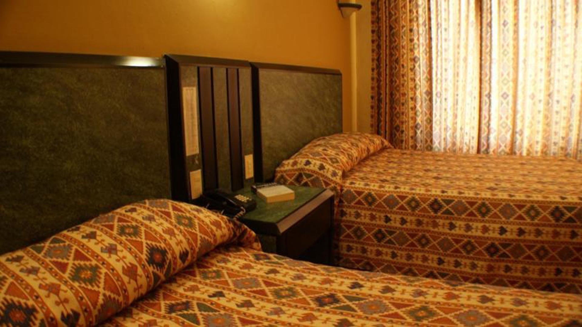גואדלחארה Hotel Universo מראה חיצוני תמונה