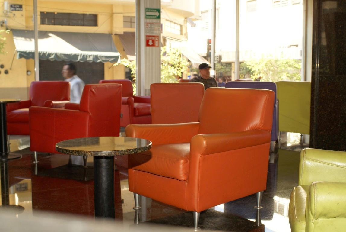 גואדלחארה Hotel Universo מראה חיצוני תמונה