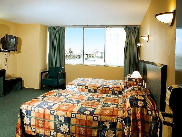 גואדלחארה Hotel Universo מראה חיצוני תמונה