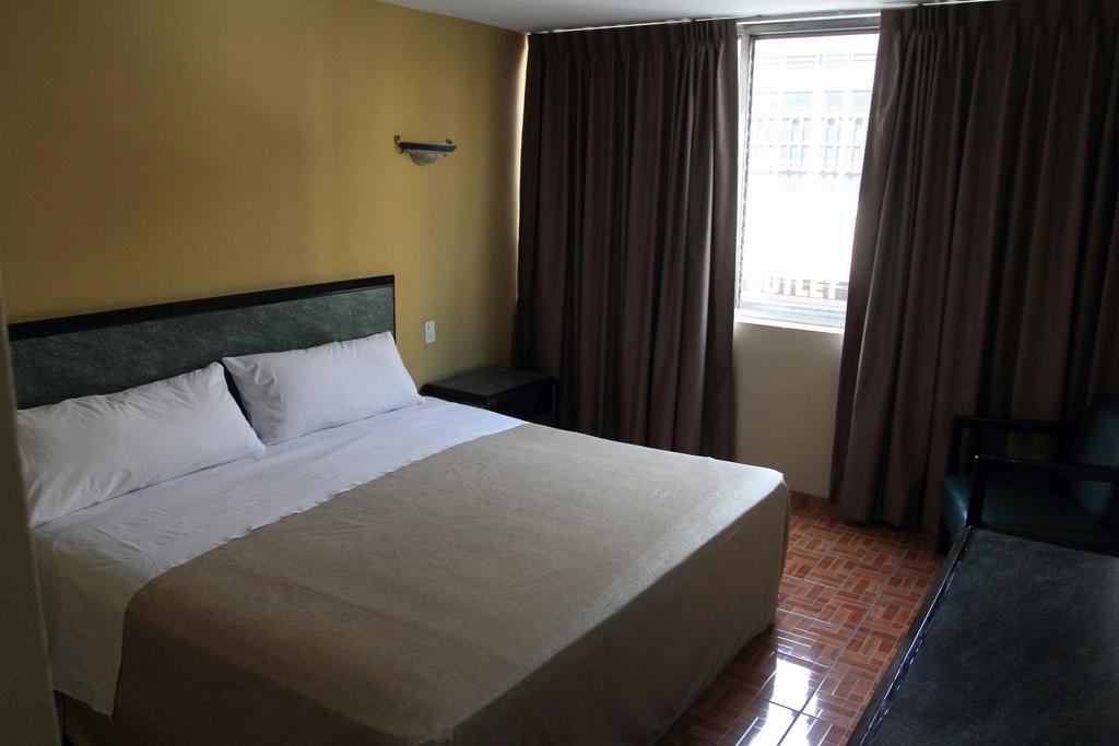 גואדלחארה Hotel Universo חדר תמונה