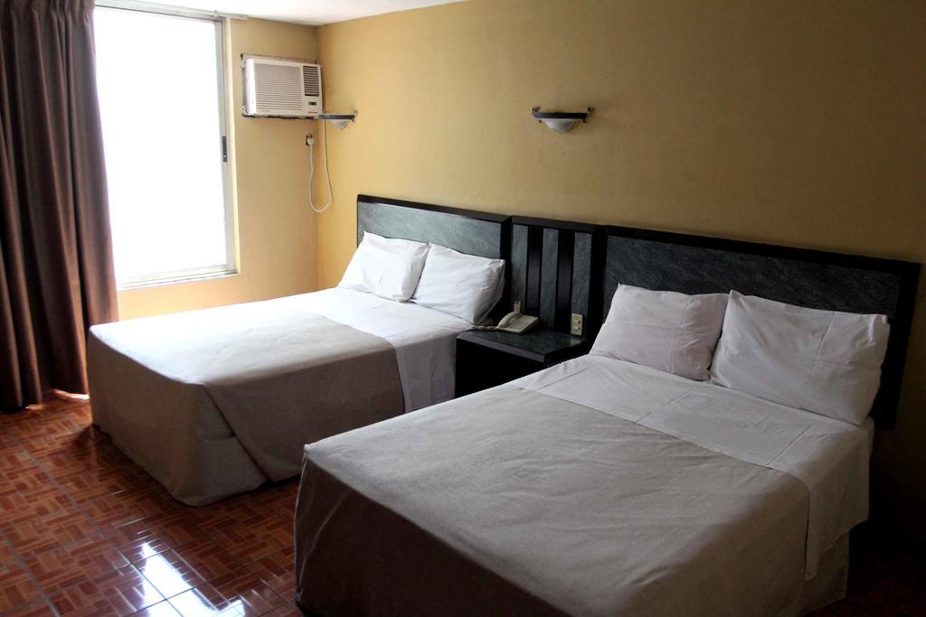 גואדלחארה Hotel Universo חדר תמונה