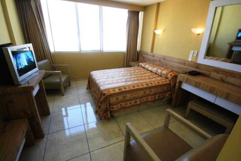 גואדלחארה Hotel Universo מראה חיצוני תמונה