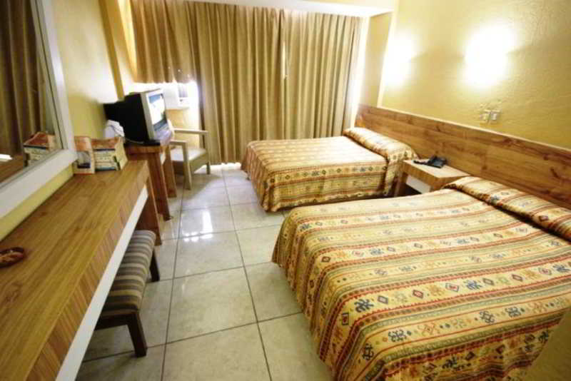 גואדלחארה Hotel Universo מראה חיצוני תמונה