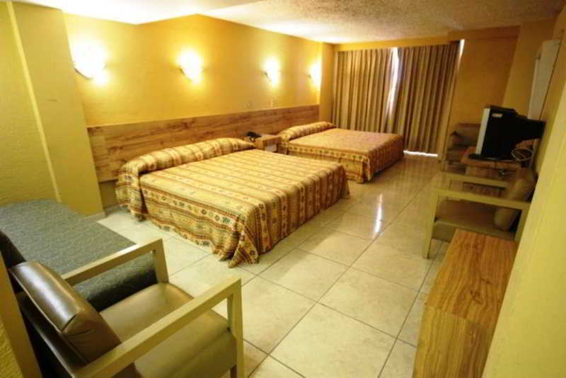גואדלחארה Hotel Universo מראה חיצוני תמונה