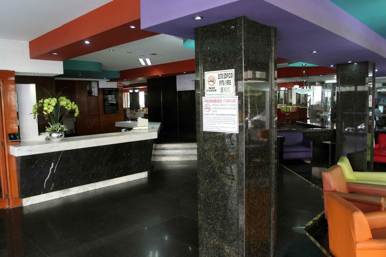 גואדלחארה Hotel Universo מראה חיצוני תמונה